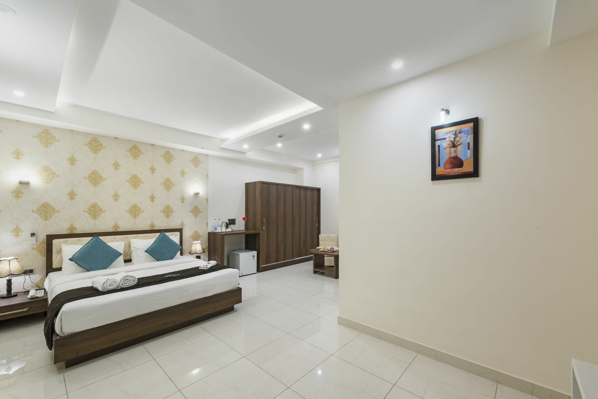 T S Royal Grand Hotel-Bommasandra -Hosur Road Μπανγκαλόρ Εξωτερικό φωτογραφία